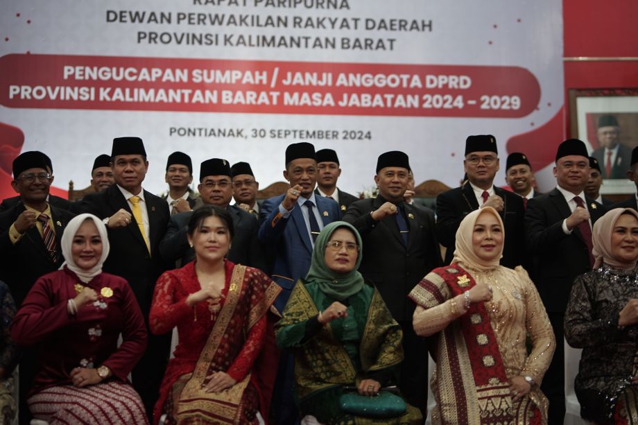 Pengucapan Sumpah Janji Anggota DPRD Prov. Kalbar Masa Jabatan 2024-2029