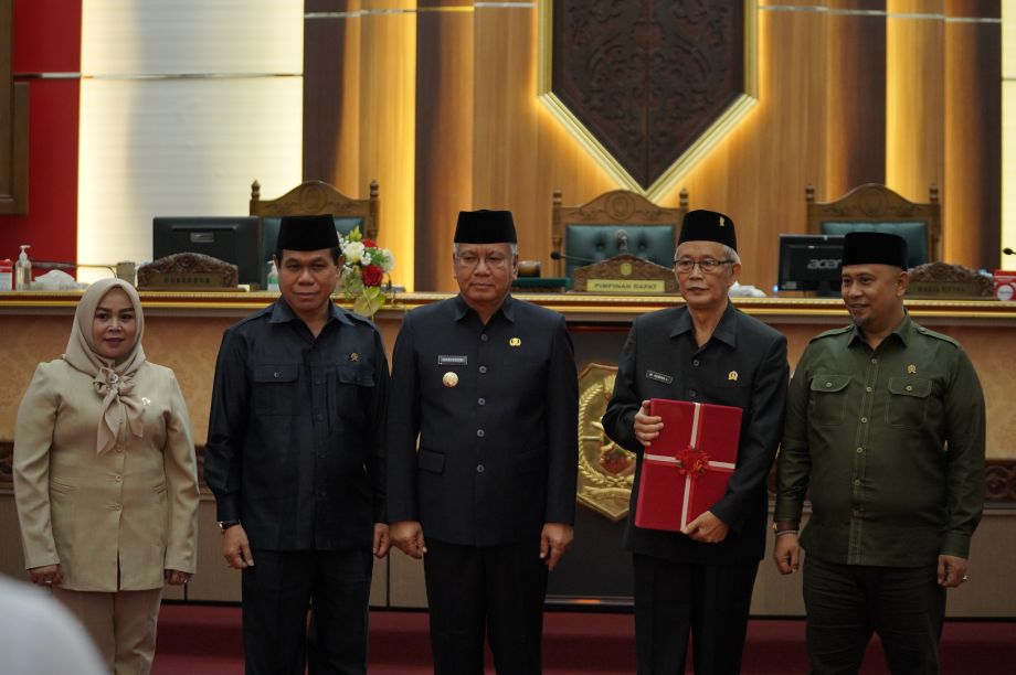 DPRD Prov. Kalbar Gelar Rapat Paripurna dengan Agenda Penjelasan Gubernur Kalbar Terkait Raperda APBD TA 2023